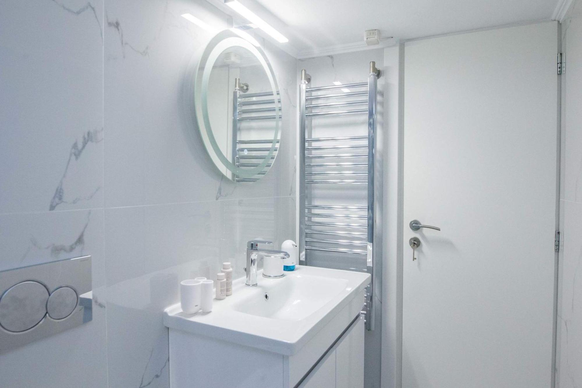 Central 2 Bd Apt With Balcony By Monastiraki Atina Dış mekan fotoğraf