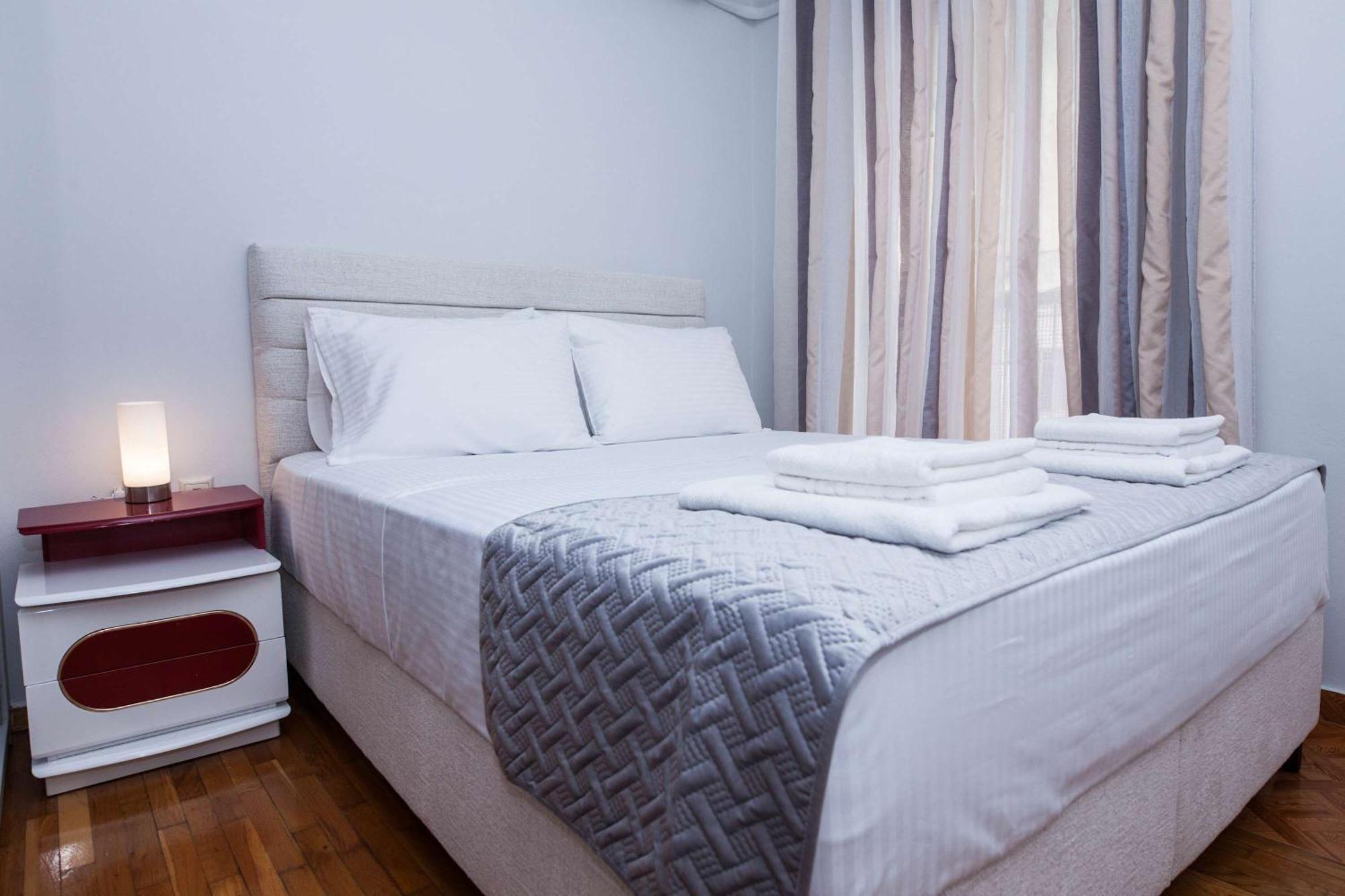 Central 2 Bd Apt With Balcony By Monastiraki Atina Dış mekan fotoğraf